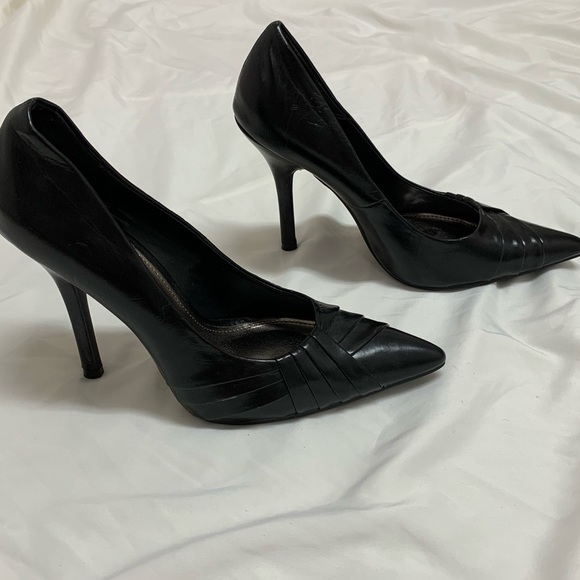 2/$15 NWOT Spring Black Heels - Picture 3 of 7